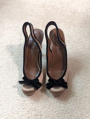 Beautiful Tan Satin And Black Velvet Pedro Garcia Heels 👠